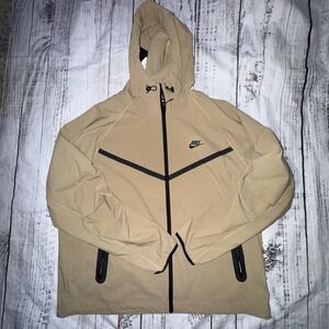 Nike Tech Windrunner Woven Jacket Hoodie Parachute Beige Size L HM7151-297